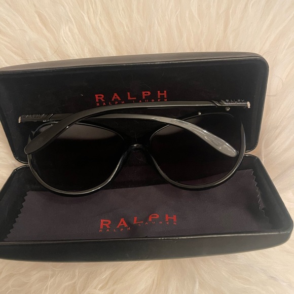 Ralph Lauren black sunglasses - Picture 5 of 5